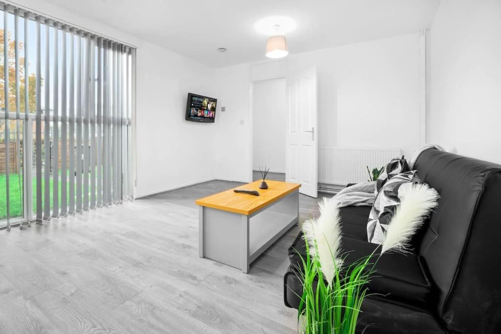 Jlr,Nec,B'Ham Airport,Entire House,Wi-Fi,Netflix Villa Birmingham Eksteriør billede
