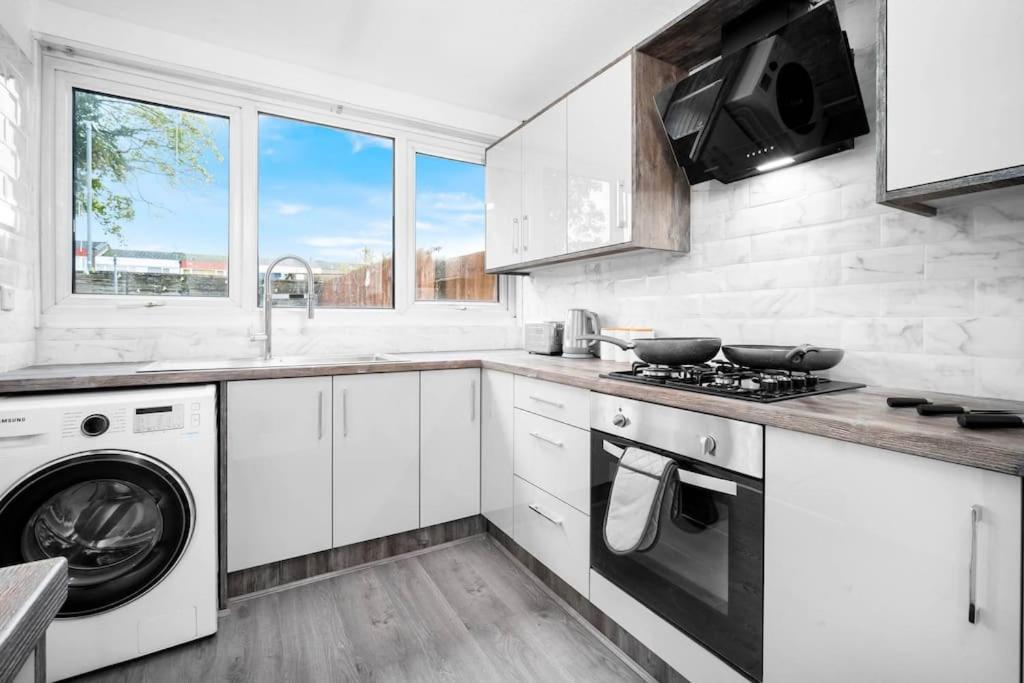 Jlr,Nec,B'Ham Airport,Entire House,Wi-Fi,Netflix Villa Birmingham Eksteriør billede