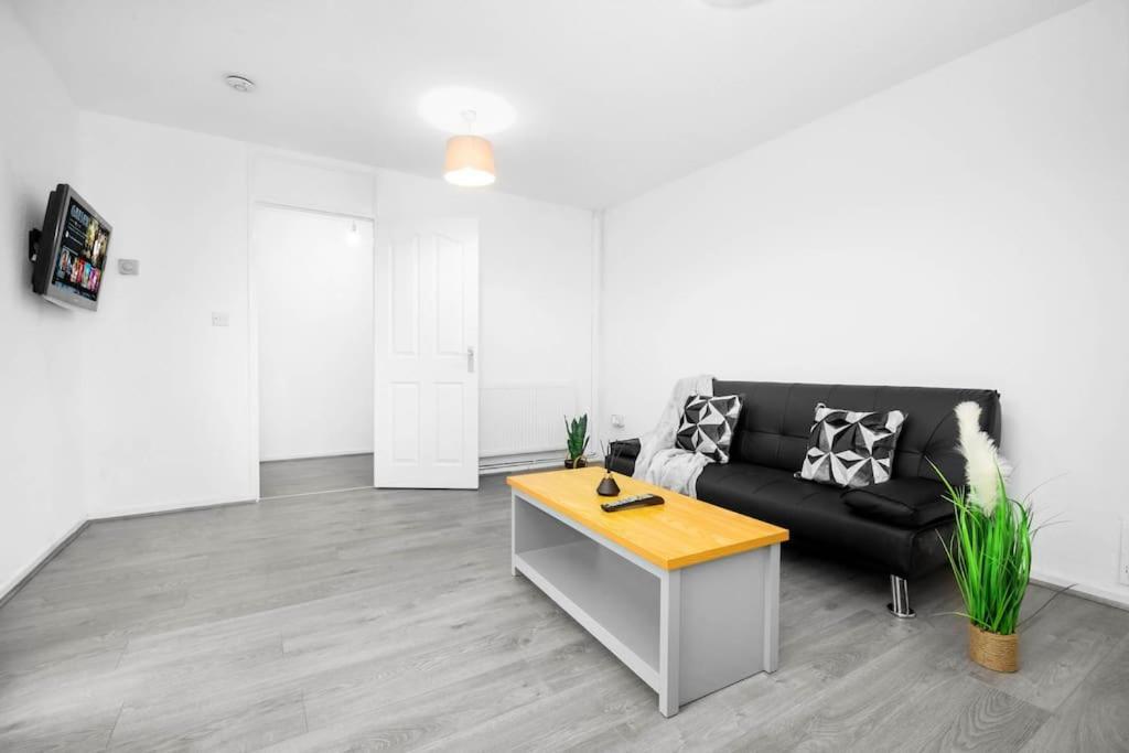 Jlr,Nec,B'Ham Airport,Entire House,Wi-Fi,Netflix Villa Birmingham Eksteriør billede